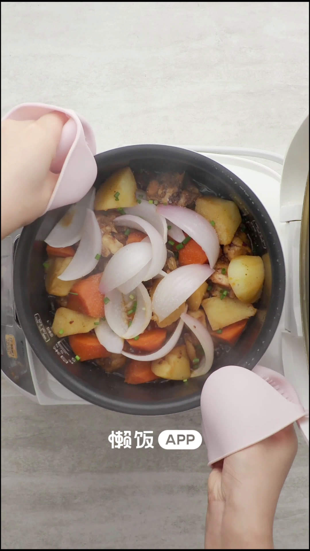 【电饭锅杂蔬焖鸡腿】有菜有肉0脂肪❗️一个电饭锅就能搞定的神仙美味,巨快手超方便,一咬脱骨