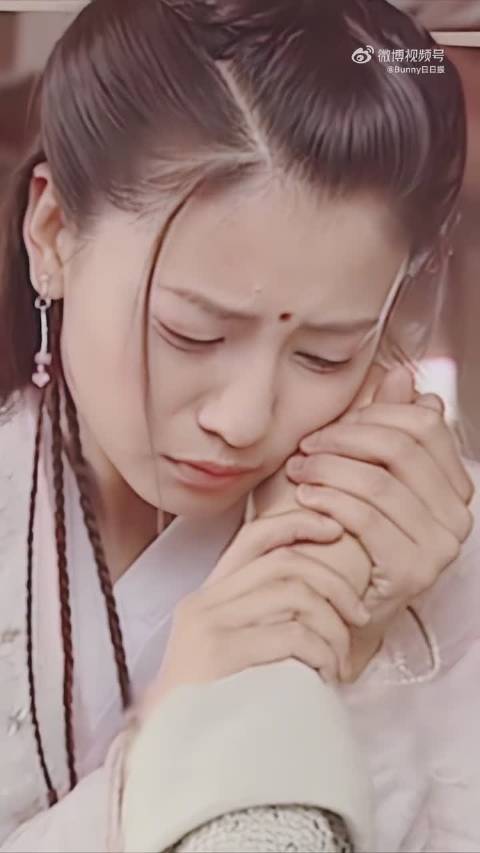 #高圆圆自认演戏没天分#高圆圆有颜值有演技!她的周芷若真的好经典,完美展现出来了周芷若的前