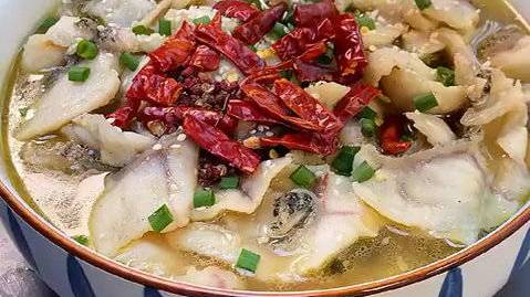 #美食推荐#【酸菜鱼】如果单位过节没给你发猪肉,那就自己买条鱼吧,酸爽开胃,好吃到爆哭的酸