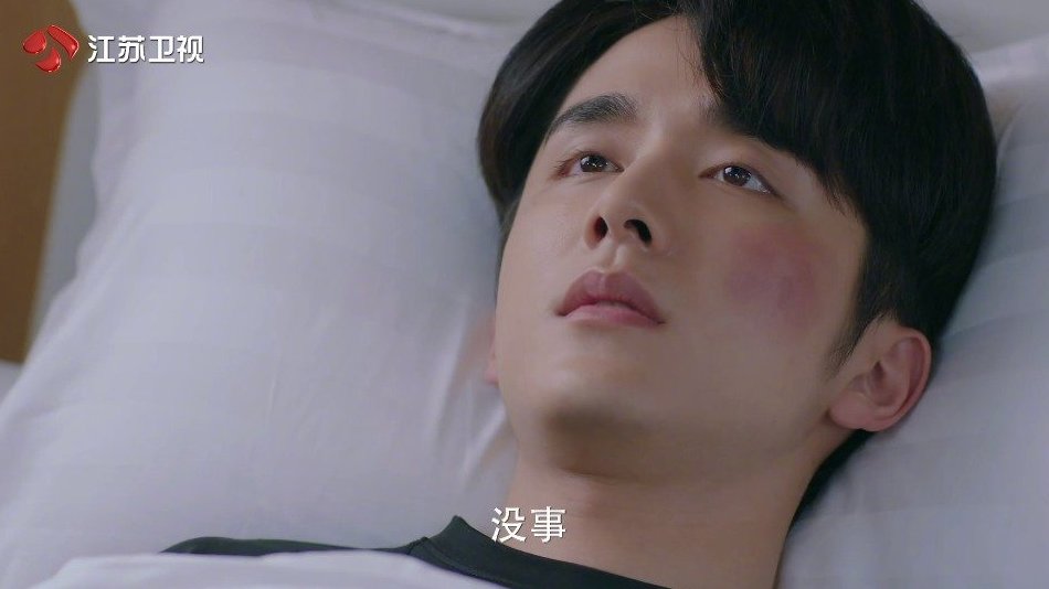 #电视剧冰糖炖雪梨# 棠雪@吴倩 和黎语冰@张新成 都坦白了分手的事情,面对“冰糖CP”这