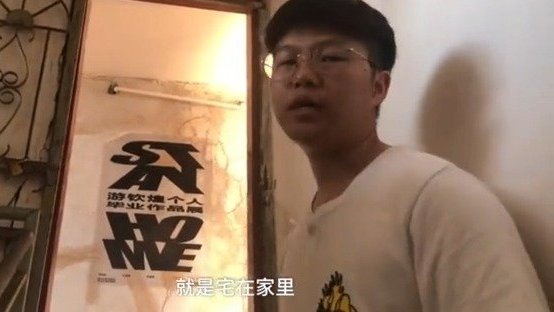 【美院大四学生宅家办画展:因疫情不能返校,毕业还是想有仪式感】因疫情不能返校,中央美术学院