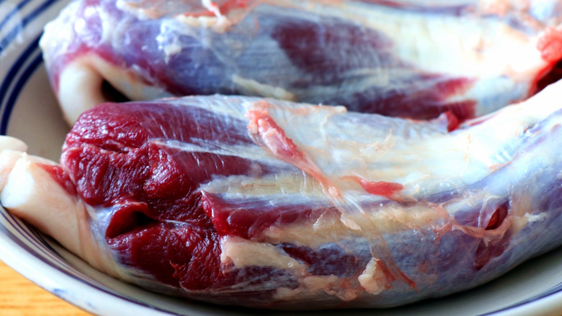 五香酱牛肉家常做法,用电饭锅轻松搞定,香味浓郁,简单美味。