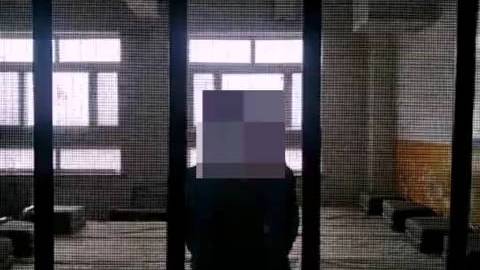 【向电梯恶意吐痰的长春男子道歉视频来了!】2月9日,胡某在净月高新区的远洋戛纳小区乘坐电梯