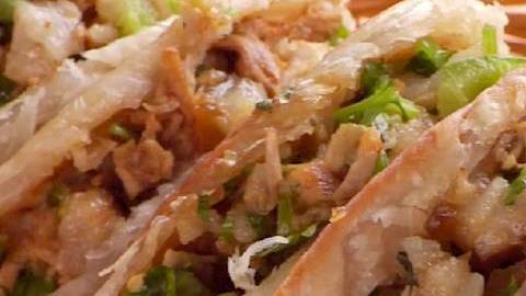 #美食# 【手抓饼馍夹肉】#美食新品安利大赛# 今天又是万能的手抓饼系列!馍酥肉香,滋味超