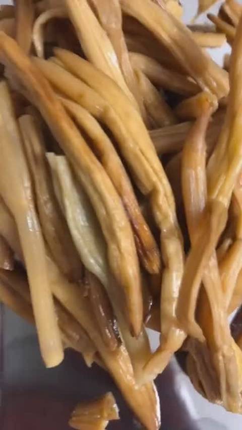 【胡辣汤,河南人早餐标配】中国北方早餐中常见的汉族传统汤类名吃,起源于河南省漯河市北舞渡镇