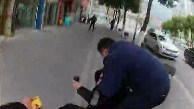 【重庆#警察蜀黍带你沉浸式体验抓捕现场#】近日,巫溪县公安局接到群众报警,称自己被人敲诈勒