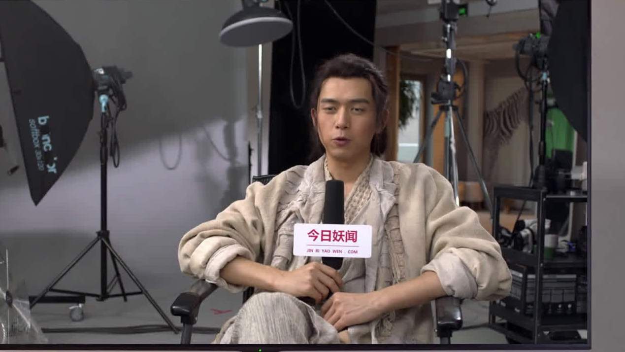#李现把胡巴气到减肥# 李现主演的电影《赤狐书生》与《捉妖记》联动,李现把胡巴气到减肥,太