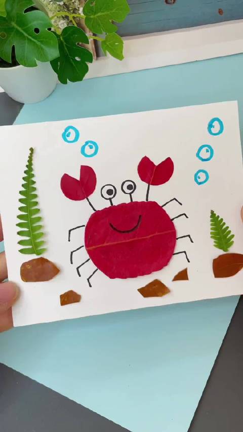 秋天落叶的颜色太丰富拉,带孩子做一只可爱的小螃蟹吧。%树叶画%幼儿园手工%创意手工 %创意