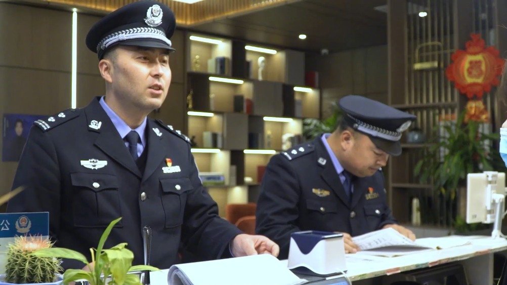 甘肃省第六届我最喜爱的十大人民警察候选人——秦建宏,男,41岁,汉族,中共党员,大学本科学