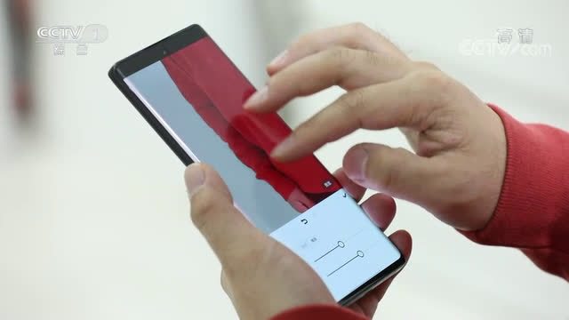 #大年初一# 【用手机拍全家福要注意什么?】春节拍张全家福,是很多中国家庭的传统。要想每年