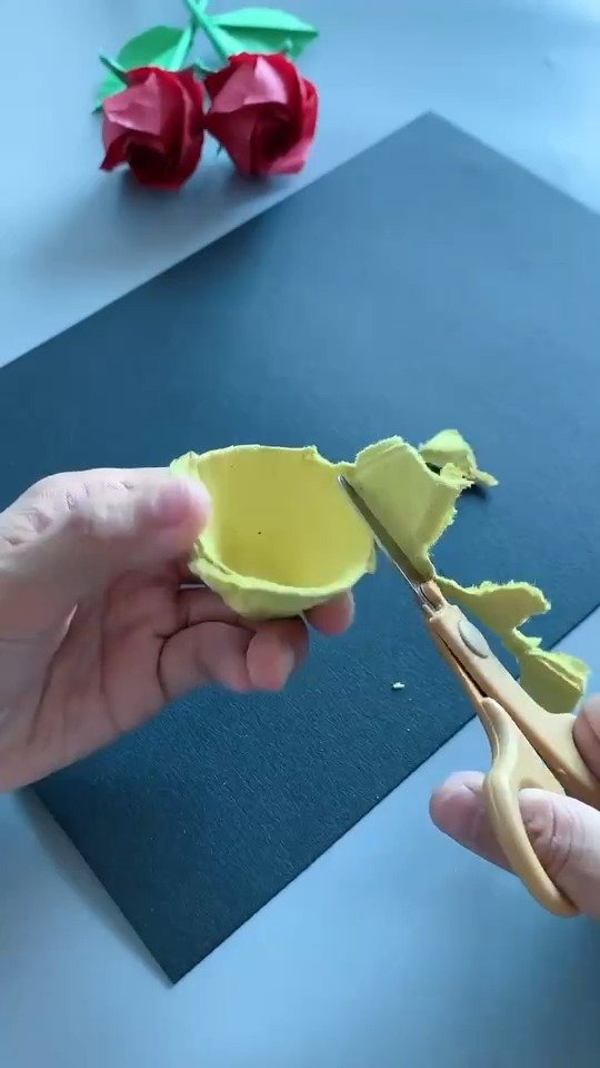 【儿童手工:鸡蛋托做的美人鱼】太好玩了,快和孩子一起动手试一试吧!(cr.小熊熊手工)儿童