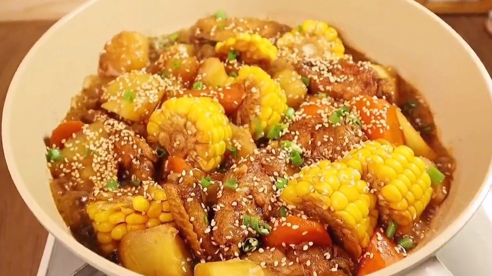 无敌下饭的可乐鸡翅煲,做法简单,有肉有菜,营养又美味~