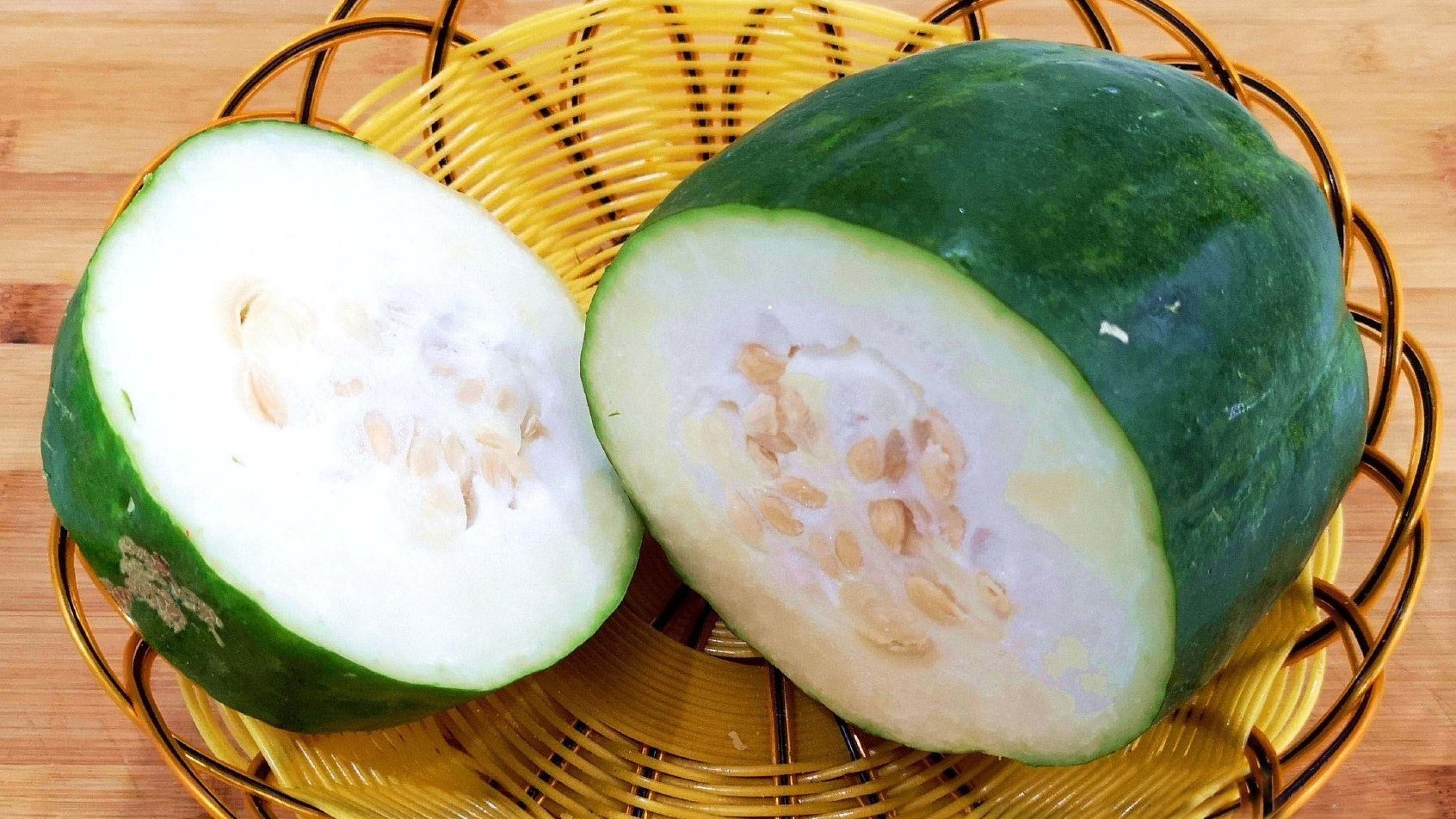 全臭宴说起吃臭,宁波人如果谦虚称第二,那我想应该没人敢称第一了[二哈]来见识一下宁波“臭菜