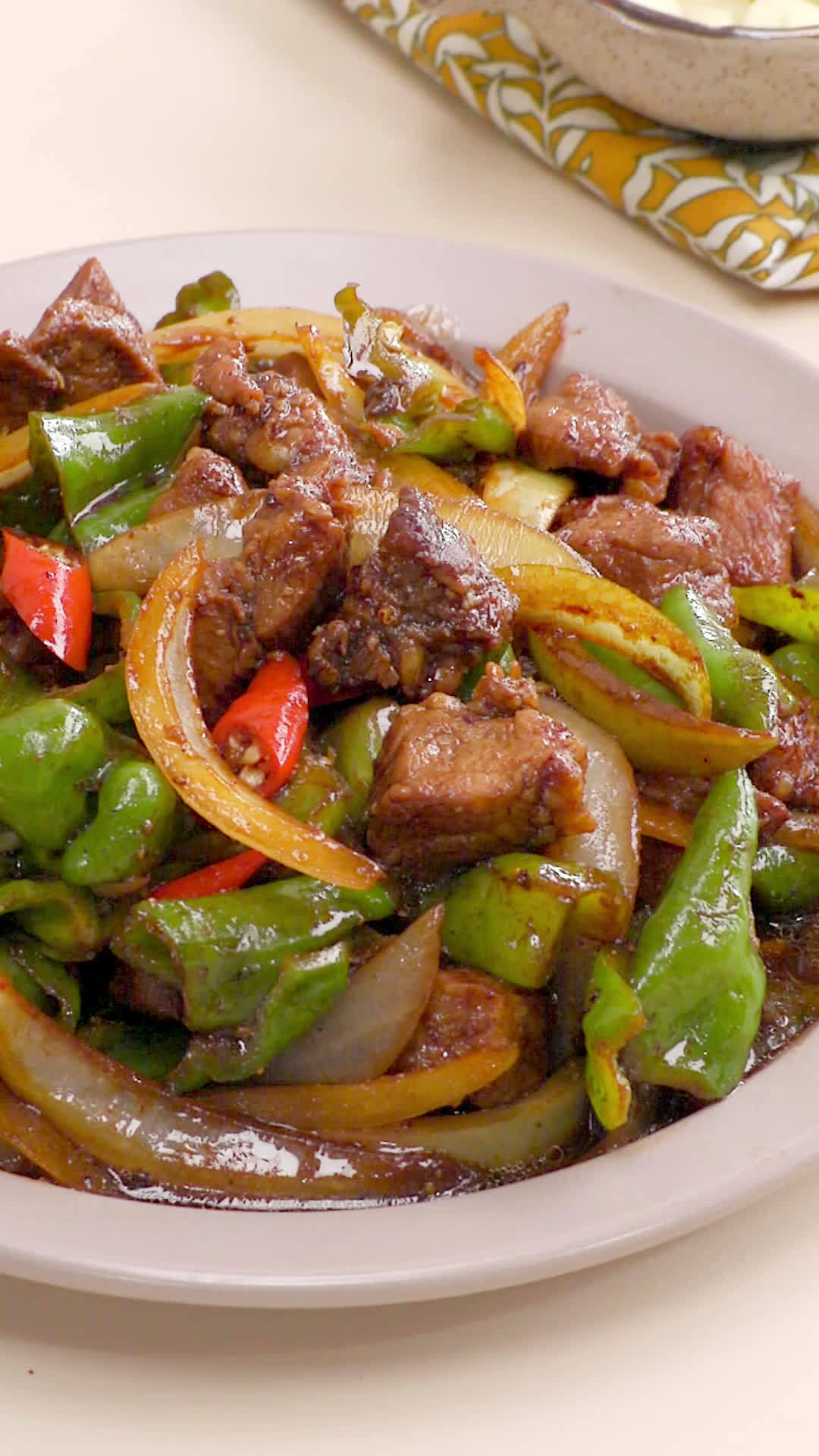 【青椒孜然肉粒】青椒炒肉yyds,端上这道菜,厨房小白秒变大厨～记得准备足够的米饭,真怕不