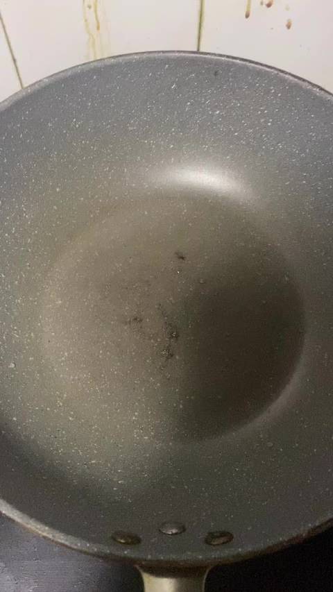 #我的美食日记##厨艺教程# 怎么煮方便面才好吃?火腿鸡蛋少不了  