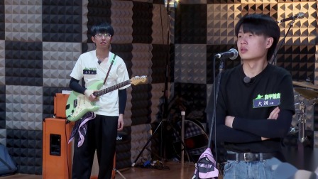 #草莓星球来的人#&nbsp;草莓星球三大舞王合体排练,相扑式蒙古舞、freestyle式洗刷刷、大