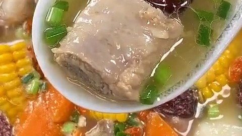 为爱的人做一道玉米胡萝卜山药排骨汤吧  