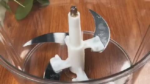 你知道鱼豆腐是怎样制作的吗?价值百万的制作方法分享给大家。