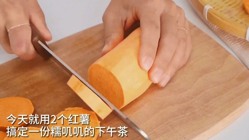 天气一冷就想念热乎乎的芝士红薯烤年糕,糯糯唧唧,一口爆浆,太幸福了~#厨艺教程# #美食真