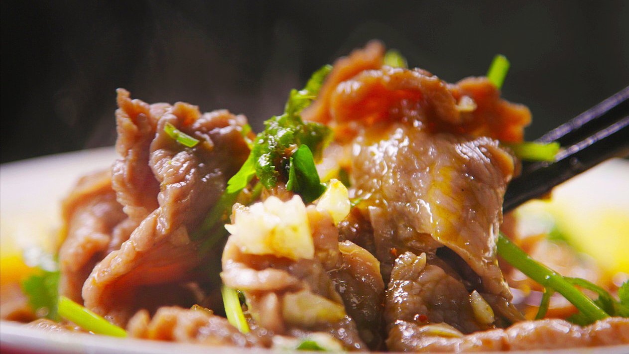 如何判断一个城市正逐渐恢复活力?武汉人的答案是:朋友圈里吃的越来越多了!向着宵夜的方向这集