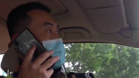 【交警送外卖?真实原因暖心了】“喂!我是淮南交警!你的外卖马上到了!”杨女士是淮南朝阳医院