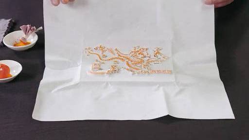 #在郑州沉浸式体验非遗#【先睹为快!在郑州沉浸式体验非遗】传统拓印技艺作为我国一项古老的传