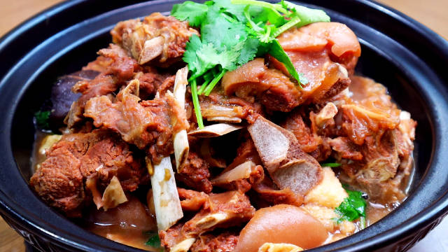 【闽南羊肉煲】天气转凉,一起来试试闽南人家喜爱的羊肉煲吧～鲜香味美又滋补!