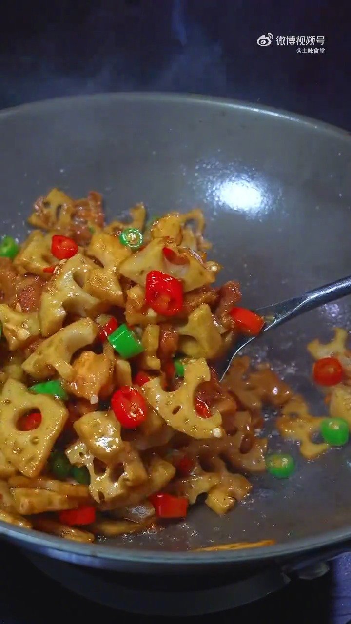 经典家常菜:莲藕炒肉~ 