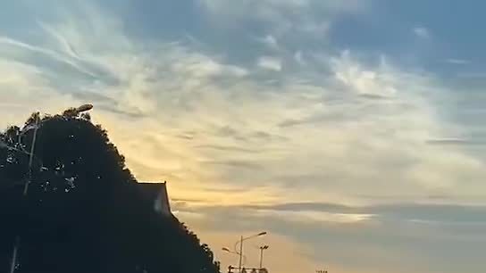 日常美好生活发圈文案:  1.世间生活实录  2.周末刷个存在感  3.每个女孩都是生活家