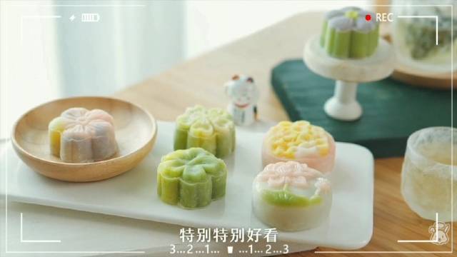 中秋节快要来了,送上自制冰皮月饼家常做法,你喜欢吃啥味道的,瞅一瞅宅在家自己做!