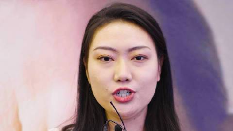 对陌生人和颜悦色,对至亲却冷言冷语,你也会这样吗父母和我们都不完美,让我们珍惜短暂同行的一