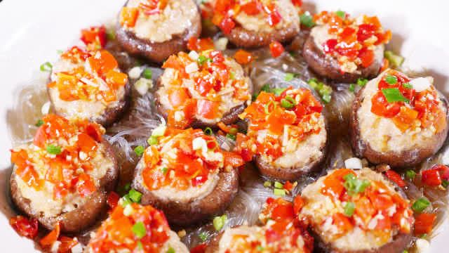 吃在荆楚 【大厨教你做零难度的剁椒香菇盒】湖北武汉,剁椒香菇盒不论是从造型还是搭配上,都属