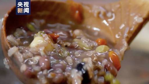 【#今天腊八# 转起,准备过年啦![心]】今天,农历腊月初八,腊八节。腊八粥、腊八蒜、腊八