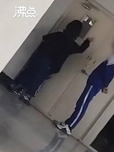 【黑龙江一教师掌掴辱骂学生 教体局:记过并全市通报[发怒]】5月7日,黑龙江双鸭山,第一中