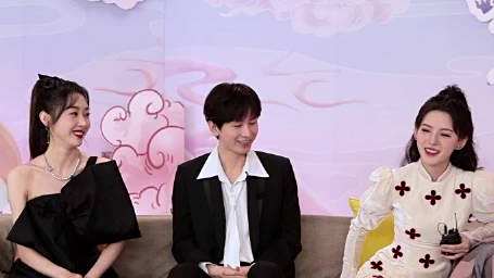 现场小鱼儿张予曦自曝择偶标准 啦敲黑板划重点,我们小鱼儿@张予曦 要求一定要对她好的、白一