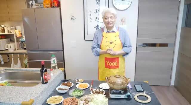 大家好。我今天来参加“古井贡酒•年份原浆杯─2021中华料理大赛在东瀛”的活动。既然身为日