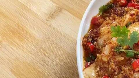 在家做个拿手菜 夏天没胃口,试试这个口水鸡,酸辣开胃 !  
