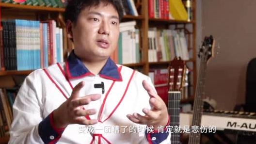 【彝族歌手海来阿木:大凉山,像花儿一样绽放的故乡】从“吃不饱饭的小年轻”到“彝族歌手”,海