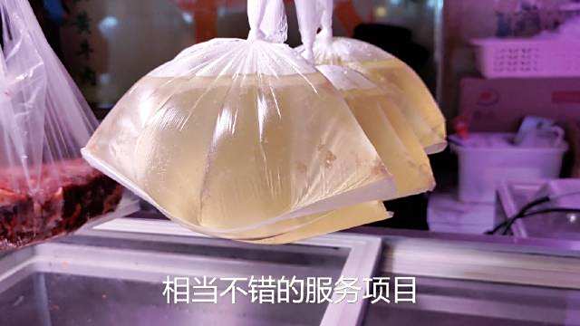 潮汕牛肉档,火锅切片是基本服务,还送牛骨汤。#我的美食日记#  
