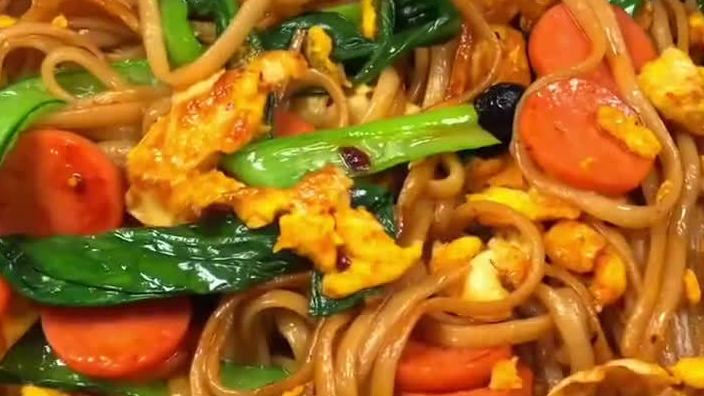  【炒面做法】  色香味俱全,好吃又过瘾,饭点来一碗,满足,美食get√