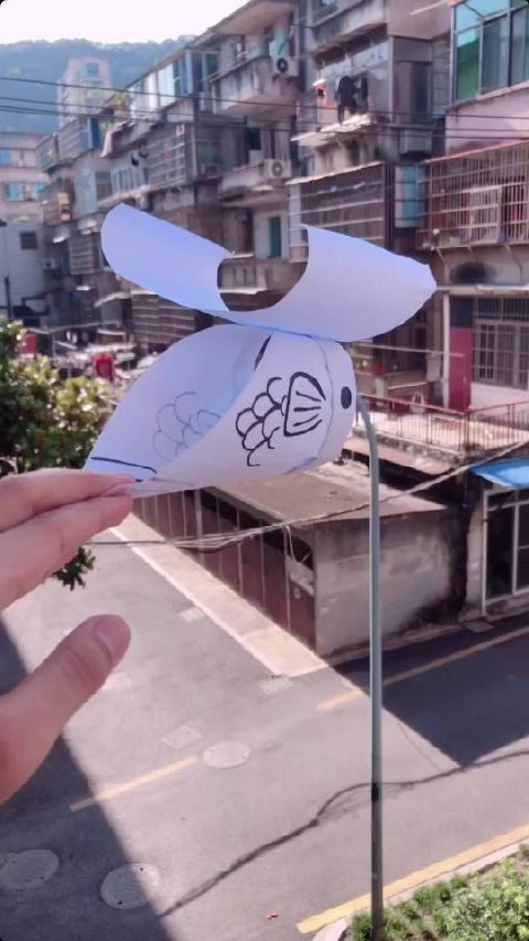 暑假到了,来做这个超可爱的胖头鱼飞机(简笔画)