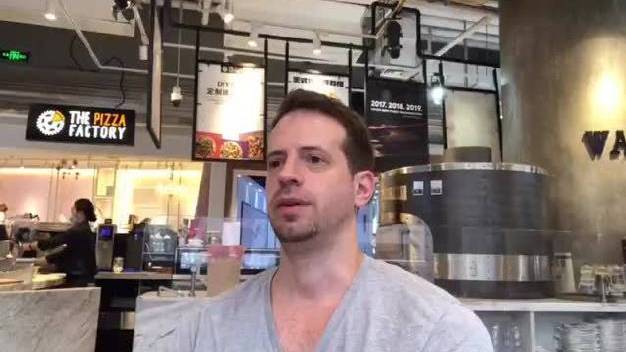 新泽西的pizza factory做出一款新的pizza,鸡脚pizza,瞅瞅啥样?