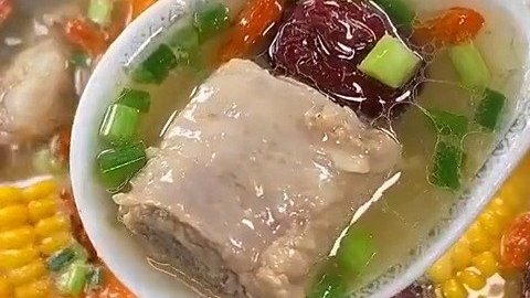 【玉米胡萝卜山药排骨汤】简单易学,营养丰富的玉米胡萝卜山药排骨汤教程来啦!