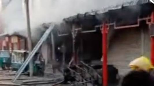 【山东一蛋糕房火灾致7死原因查明:酥油斗烛引燃神龛及周围可燃物所致】2月20日,山东消防发