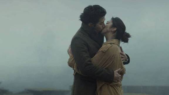 玄彬和汤唯在电影《晚秋》中吻戏长达1分多,摄人心魄。