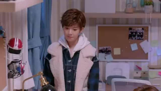 我要吐槽 《穿盔甲的少女》这部剧,我看了海报预告愣是没看出来谁是男女主是谁,这部剧说是主要