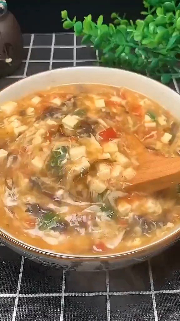#美食时间# 做一碗这样的酸辣豆腐汤,营养又开胃,建议你们也试试 #家常菜# 