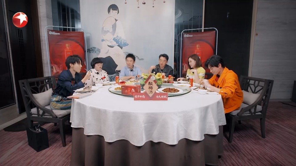 为记录《打卡吧!吃货团》在成都的打卡历程,@THE9_刘雨昕 又想出新点子。这次她用照片和