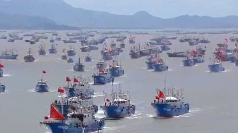【千舟竞发!浙江舟山2198艘渔船开渔出海】8月1日,据浙江舟山广电消息,中午12点东海部