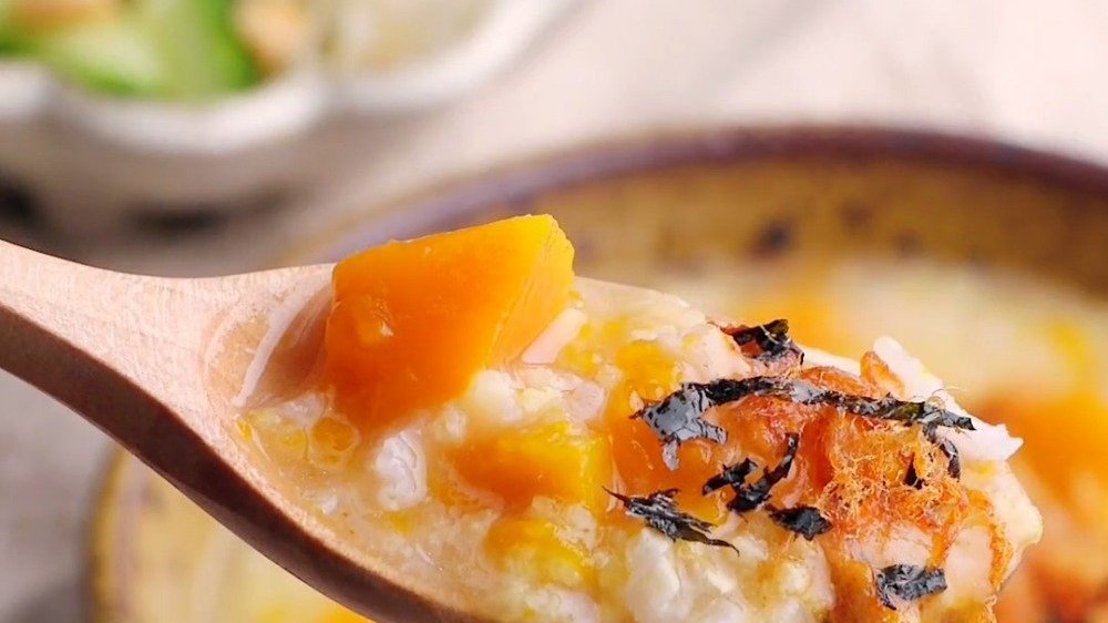 美食•味道【咸蛋黄肉松南瓜粥】#大暑#不想炒菜?来碗咸香软糯的南瓜粥!咸蛋的美味被煮进粥里